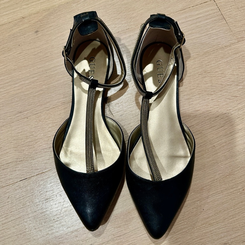Guess Flats